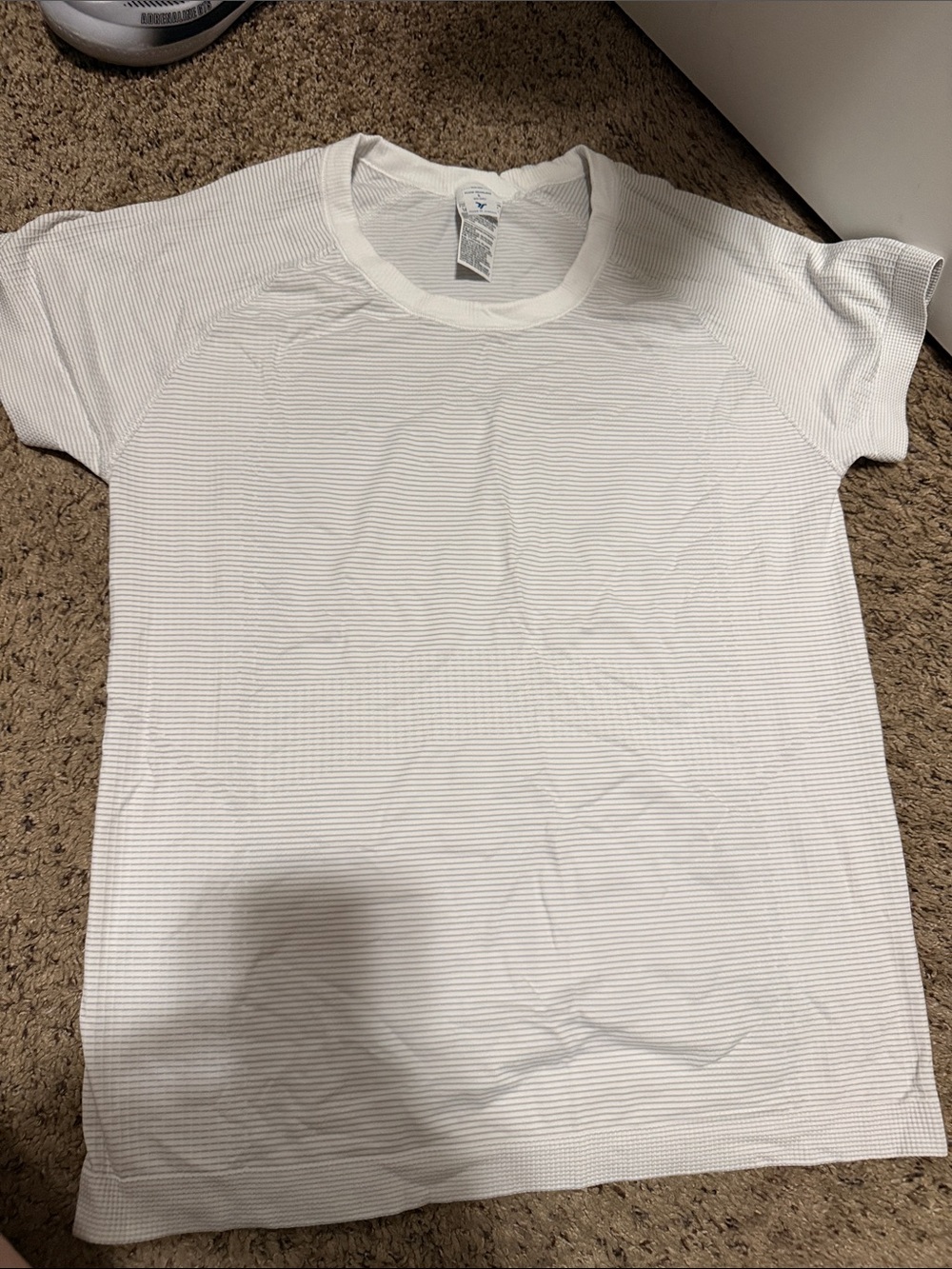 Old Navy Fluid Seamless Tee Women’s Large White Stripes